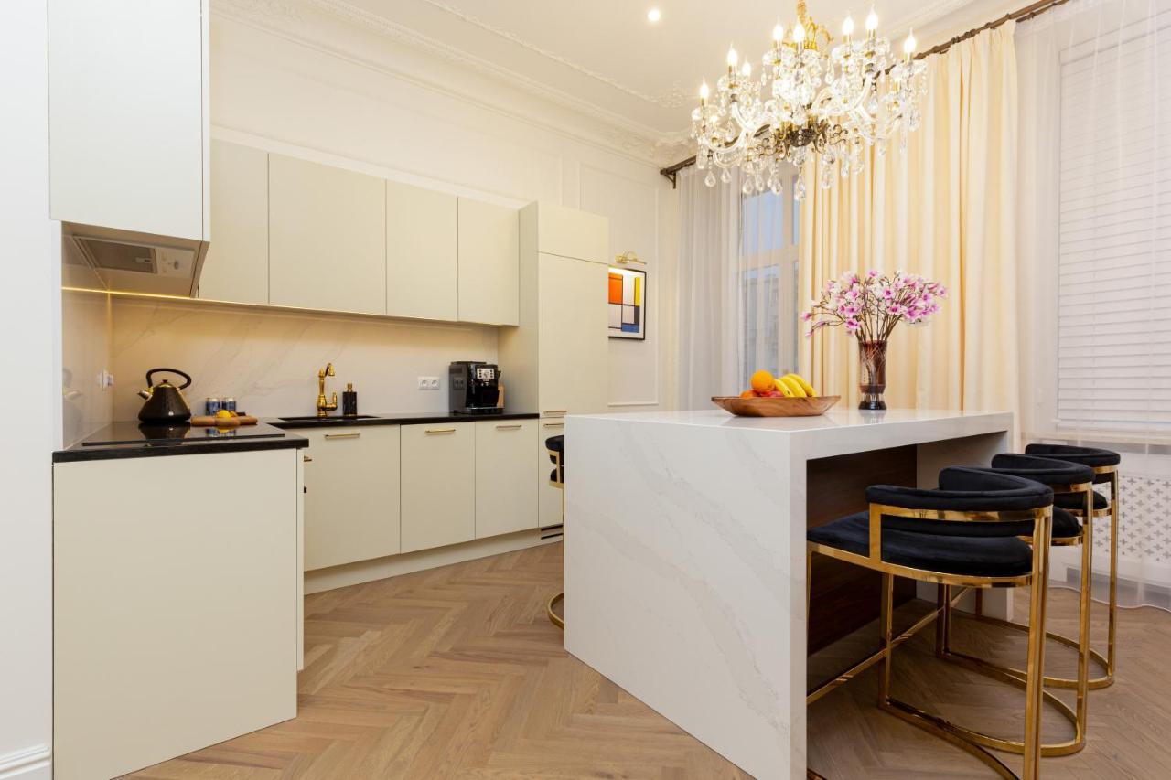 ורשה Royal Apartment Kopernika By Renters Prestige מראה חיצוני תמונה