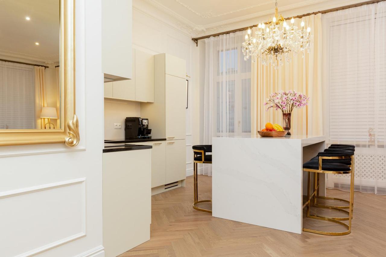 ורשה Royal Apartment Kopernika By Renters Prestige מראה חיצוני תמונה